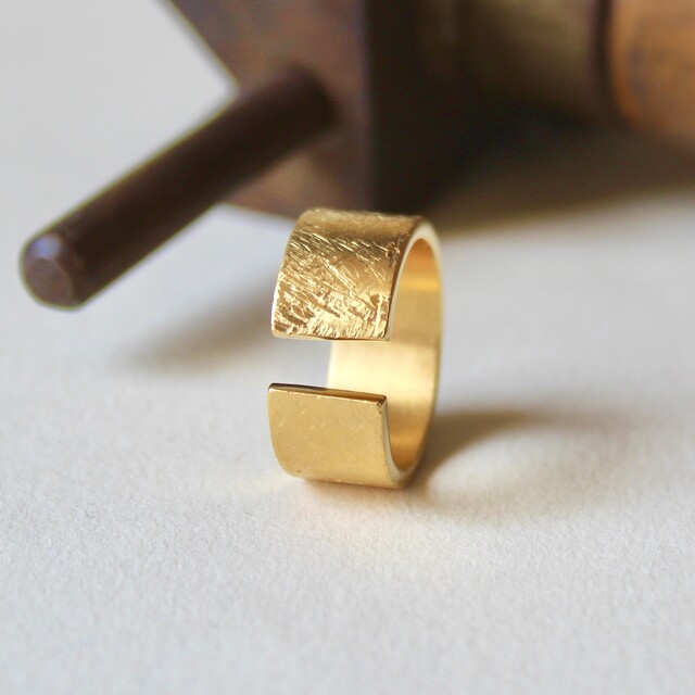 Anillo MAN Rusk Plata mediaNo con Baño de Oro