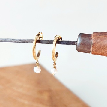 Pendientes Lara en plata con baño de Oro y Perla