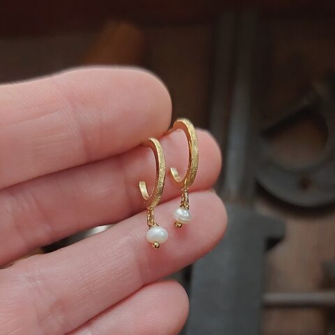 Pendientes Lara en plata con baño de Oro y Perla