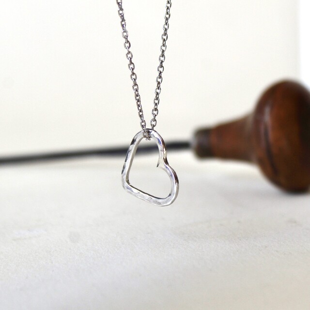 Colgante Corazón martelé Plata con cadena