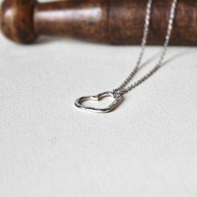 Colgante Corazón martelé Plata con cadena