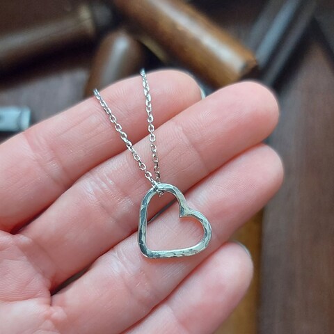 Colgante Corazón martelé Plata con cadena