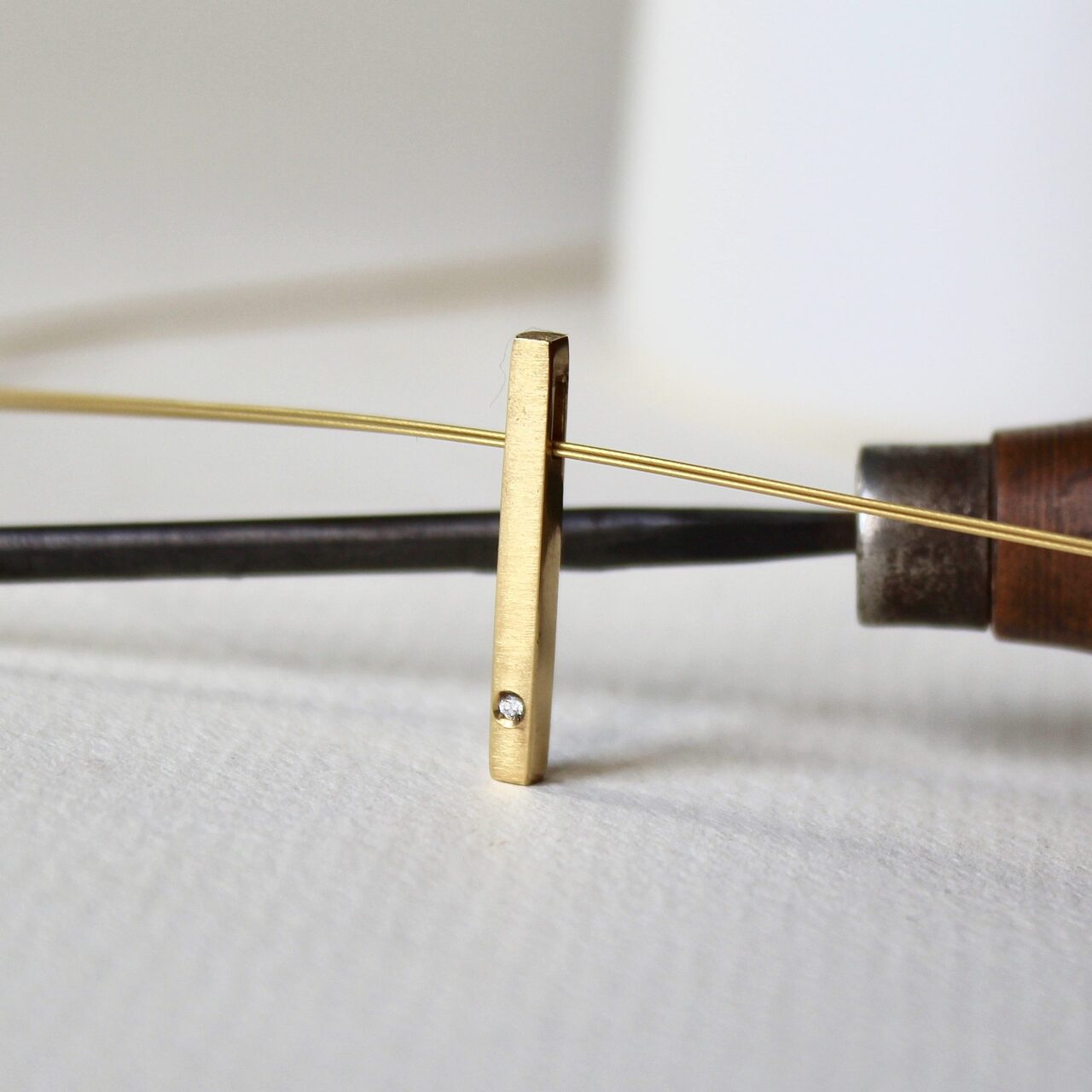 Colgante Nara Diamante y plata con baño de oro