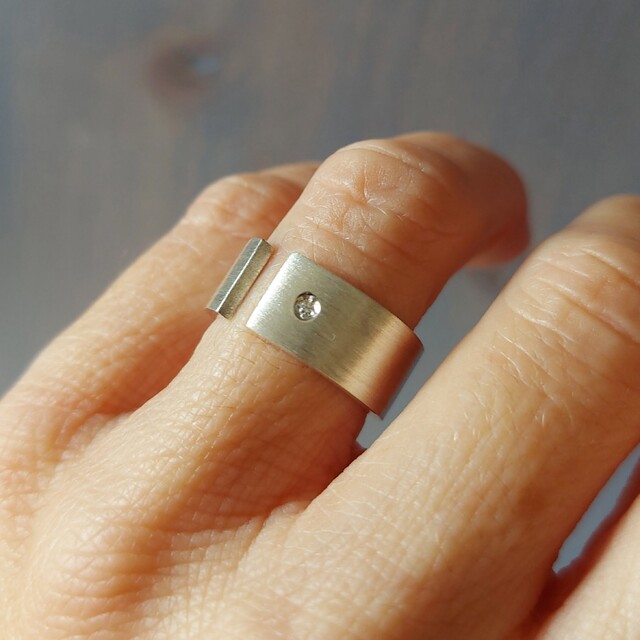 Anillo MAN Nara Plata y Diamante