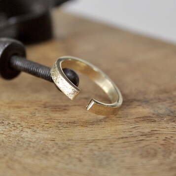 Anillo Rusk Plata pequeño con Baño de Oro