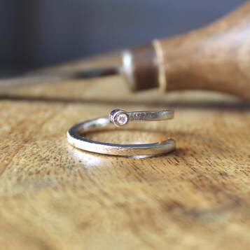 Anillo de compromiso Aura Plata y Diamante