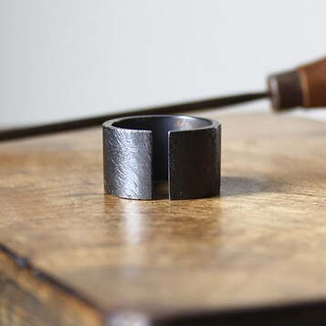 Anillo Rusk BLACK Grande