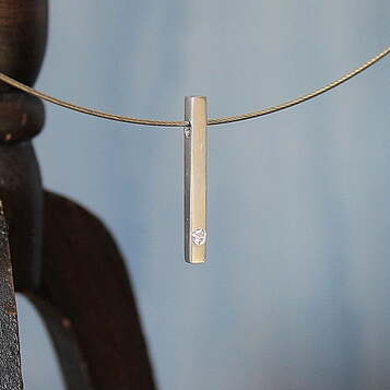 Colgante Nara Diamante y Plata