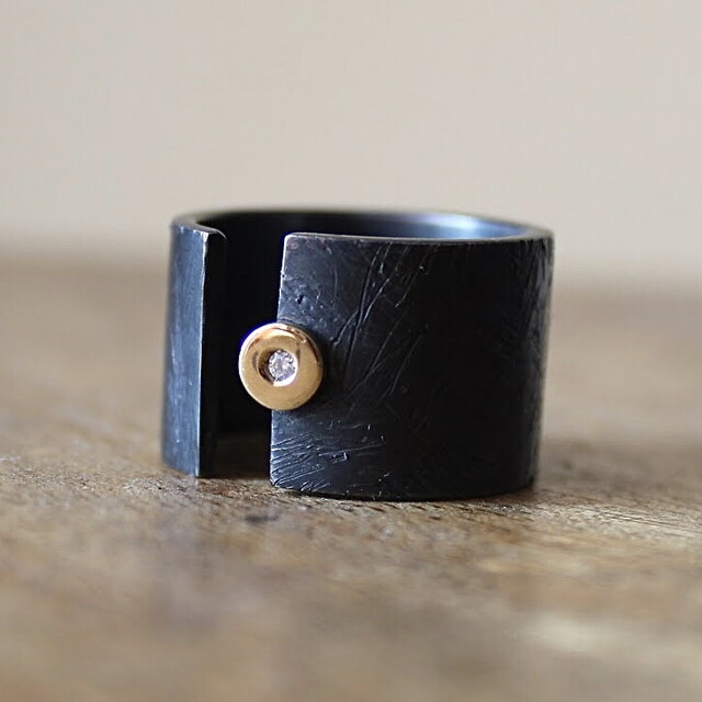 Anillo Arsenda Black Oro Diamante y Plata