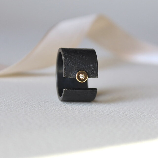 Anillo Arsenda Black Oro Diamante y Plata