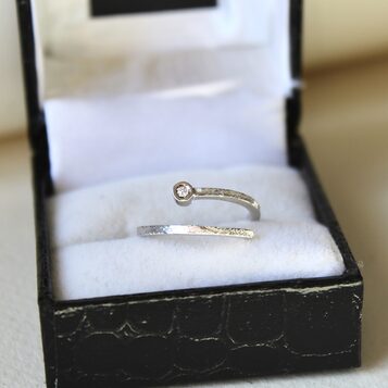 Anillo Aura Oro Blanco y Diamante