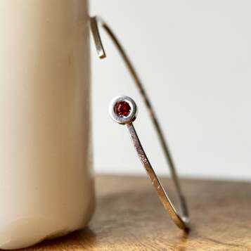 Pulsera Fiona Plata y Granate