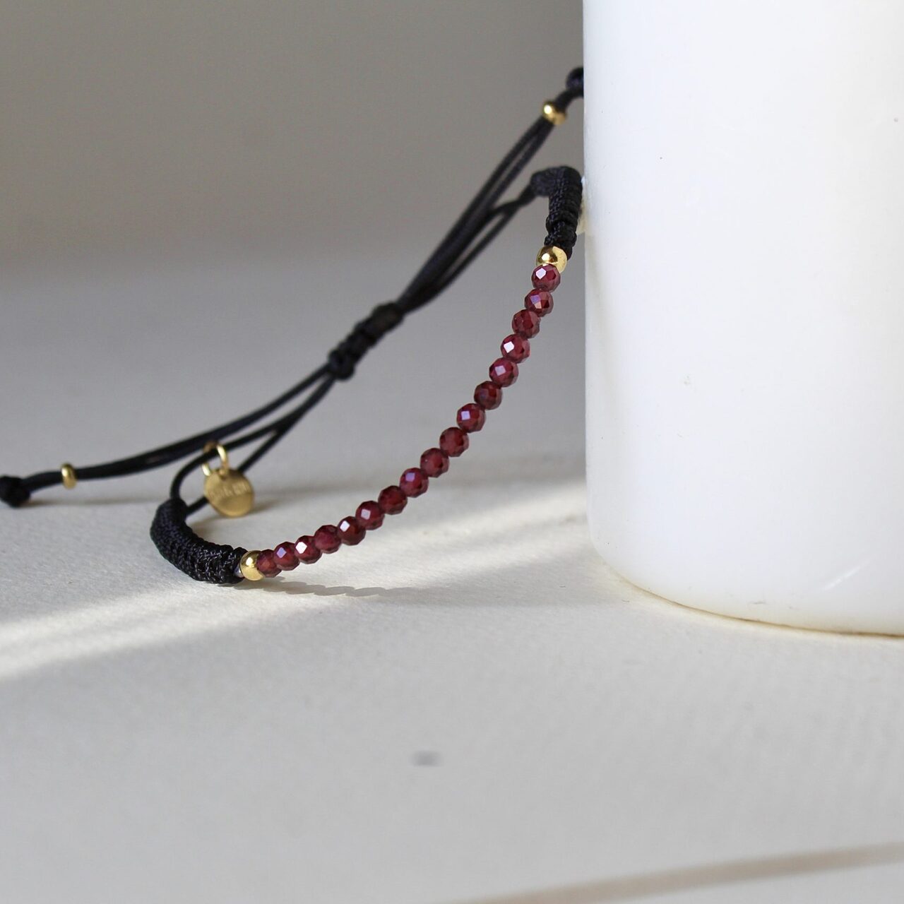 Pulsera Martina con Granates en Plata con Baño de Oro