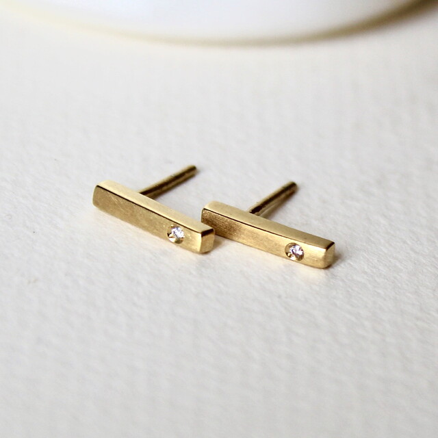 Pendientes Nara pequeño Diamante y Plata con baño de oro