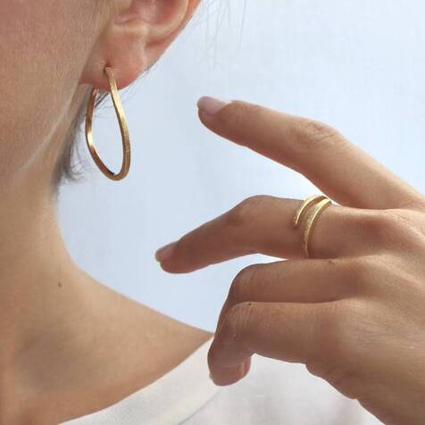 Diferencias entre chapado de oro y baño de oro: ¿Cuál es la mejor opción para tus joyas?