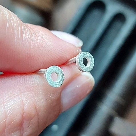 Pendientes Cortos vs. Largos: ¿Cuál Elegir?