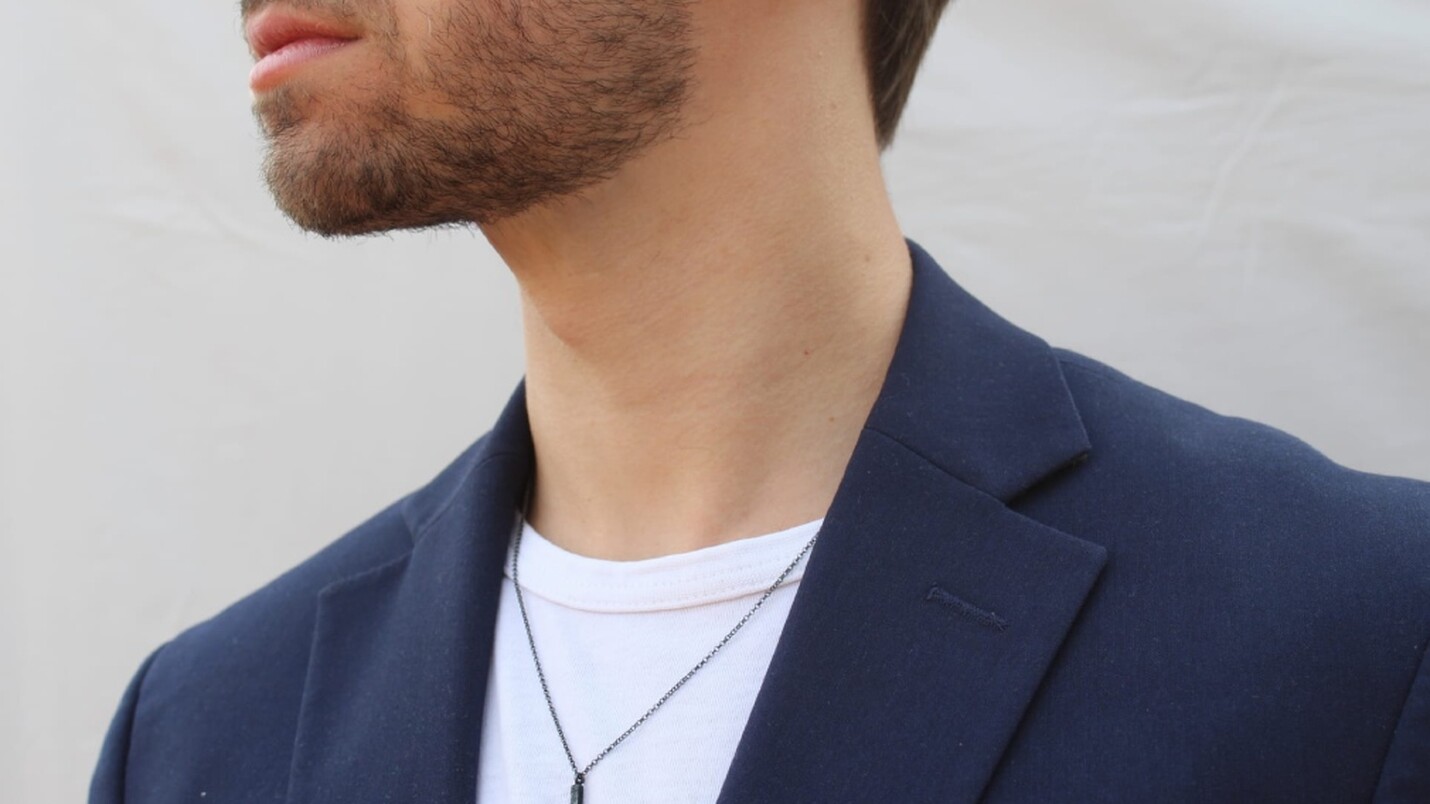 Regalar una joya a un hombre: piensa en su personalidad