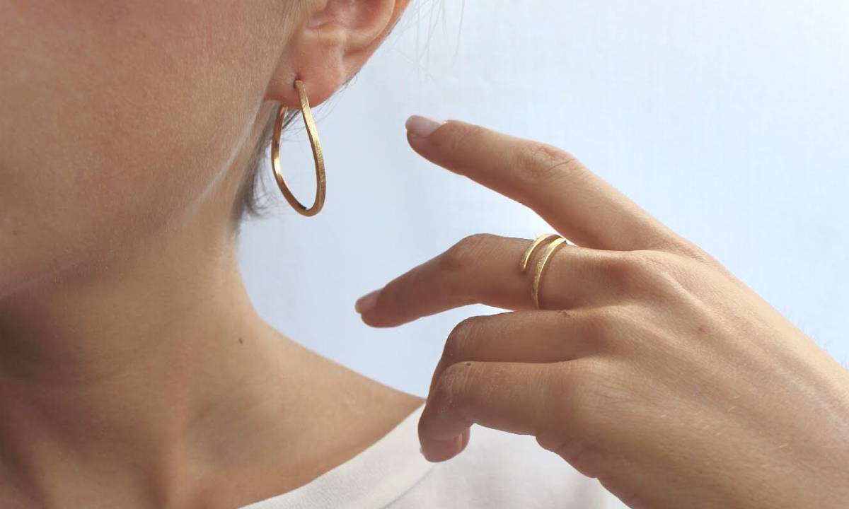 bañado en oro y chapado en oro